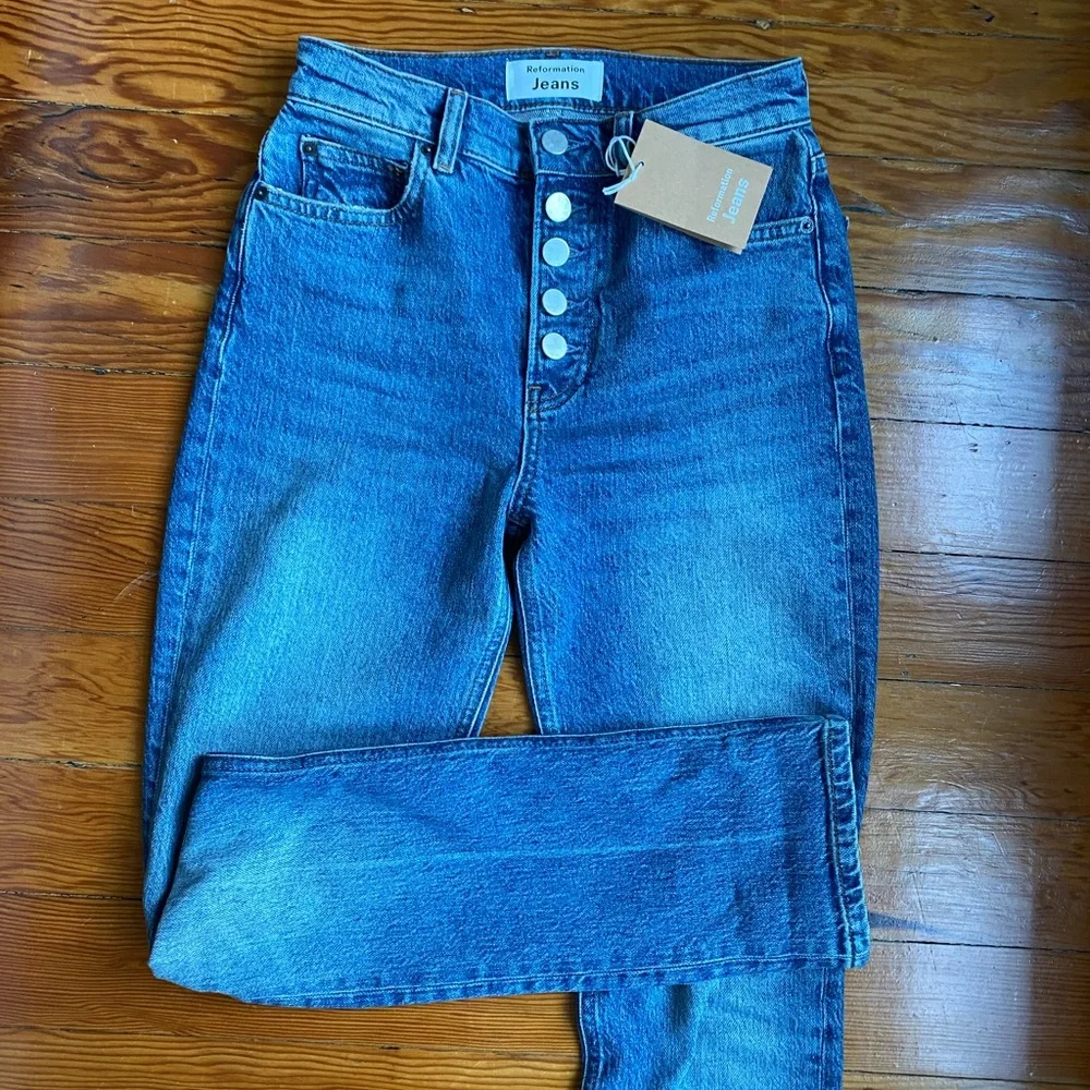 Liza Button Fly High Rise Straight Jeans. Size 23. NWT. - Picture 4 of 8